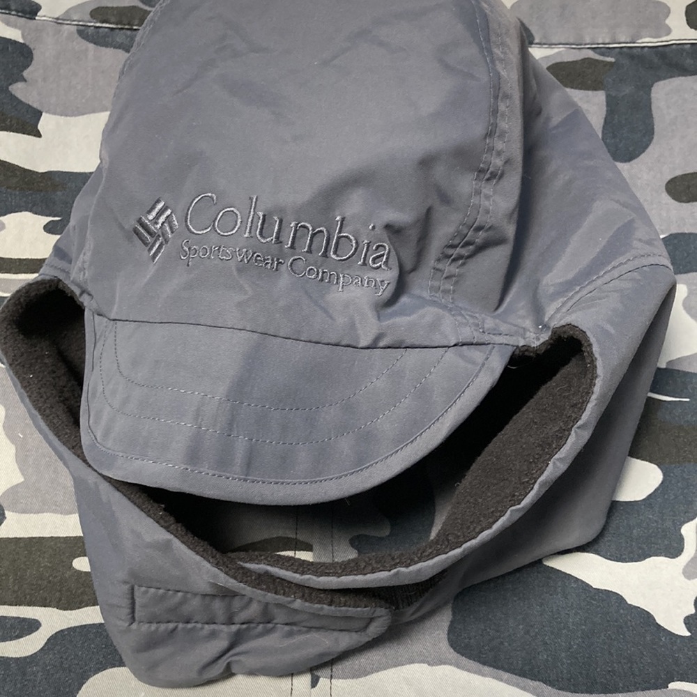 Unisex Columbia ear flap hat size S/M